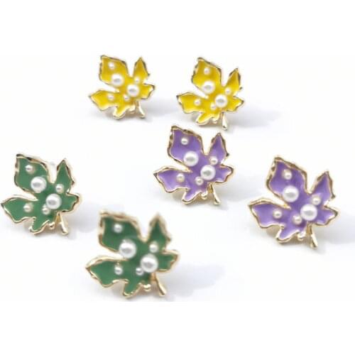QUMENG 2020 new Fashion sweet Color Leaves stud Earrings for Women Creative Metal Simple small pearl Earrings cute FemaleJewelry