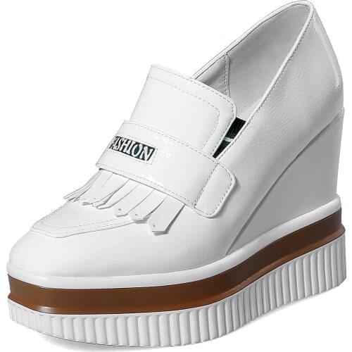 The spring of 2018 the new documentary shoes leisure platform with high slope side head foot loafers 18328 students