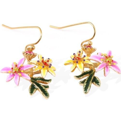 New hand-painted enamel glaze gold-plated lily earrings flower ear hooks female personality trend European and American earrings