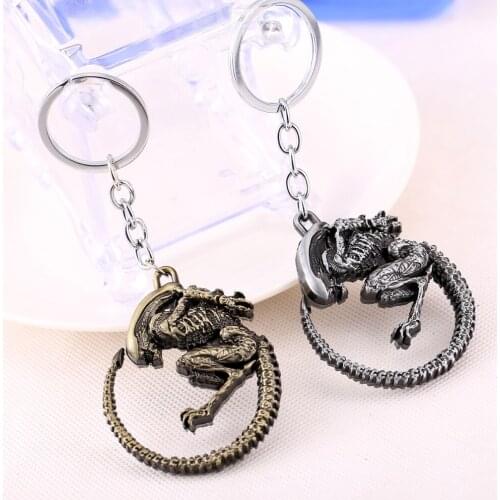 Vintage Bronze key Ring Aliens Predator AVP Alien Queen Key Chain Pendant Hot Fashion Men prote clef gift Key holder