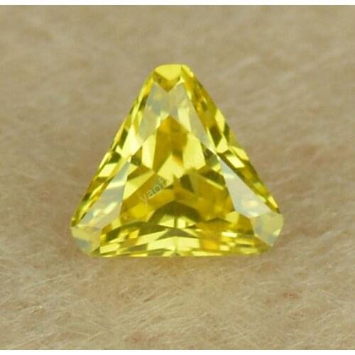 4x4mm Triangle Shape Cut Chamfered Corner Golden Yellow Color Loose Synthetic Cubic Zirconia Stone Beads Zircon Gems For Jewelry