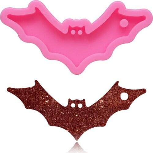 Halloween Bat Silicone Fudge Chocolate Mold Cake Decoration Tool Bat Shape Keychain Epoxy Mold with Hole Jewelry Pendant Mold