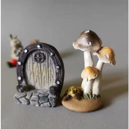 Door/mushrooms/miniatures/lovely animal/fairy garden gnome/moss terrarium decor/crafts/bonsai/figurine/model/doll house/model