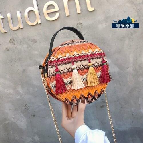 2020 New Summer Round Rattan Handmade Bag Bohemian Leisure Straw Bag Bucket Knitting Shoulder Crossbody Beads Beach Bag