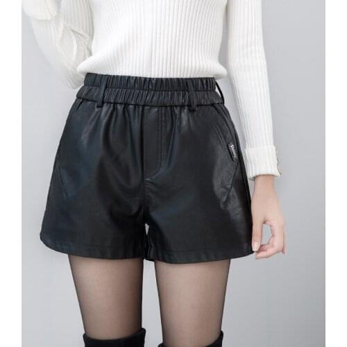 New casual and versatile style in autumn and winter 2020: thin and loose waist PU leather shorts for womens A-line wide leg sho