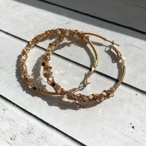 Hand Made Modern Shiny Jewelry Gold Color Chain Wrapped Medium Size Hoop Earrings for Women Girl Casual Party Wearing