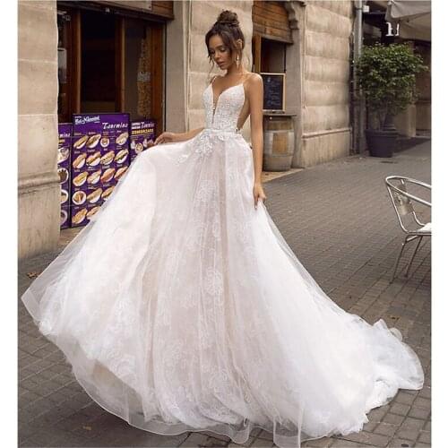 2019 Boho wedding dress Spaghetti Straps 3D Lace Bride Dress Lace Appliques Backless Wedding Bride Gowns Custom Made