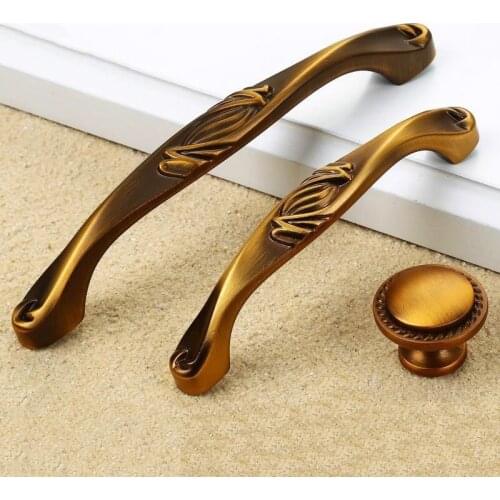 Antique Gold Door Handles and Knobs Retro Kitchen Cabinet Handles European Vintage Wardrobe Handle Drawer Pulls