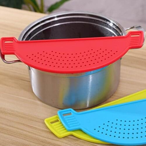 Multifunction Silicone Cooking Tool Pot Drain Pan Strainer Liquid Drainer Leakproof Baffle FunnelKitchen Colander Drainage Tool
