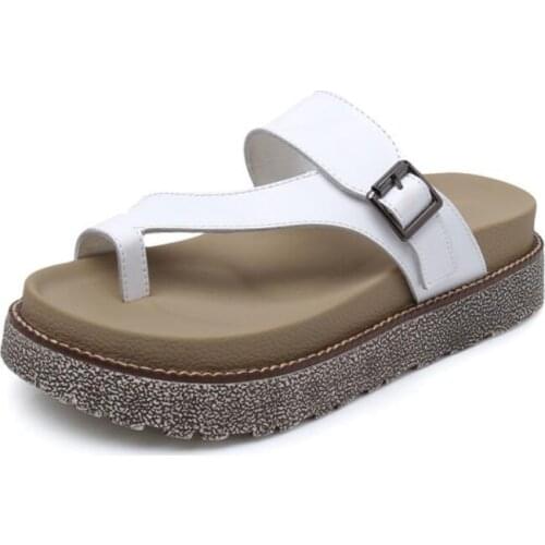 The first layer of cow hide slippers women in the summer fashion flat womens cold slippers New Roman toe beach shoes for