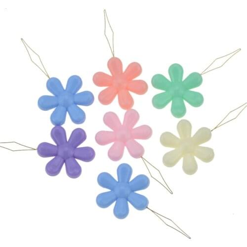 10Pcs Random Color Elderly Easy Sewing Needle Device Threader Thread Guide Tool Garment Sewing Needlework Flower Shape Threader