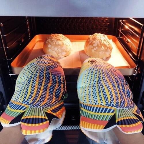 A Pair Of Cartoon Colorful Fish Gloves Household Cotton Microwave Oven Anti-Scalding Baking Insulation Gloves