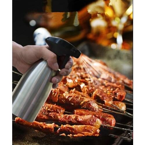 1PC 500ml Stainless Steel Oiler Oil Spray Bottle Fuel Injector Sprayer Pot Gravy Boats Kitchen Tool Injection for BBQ JO 1085