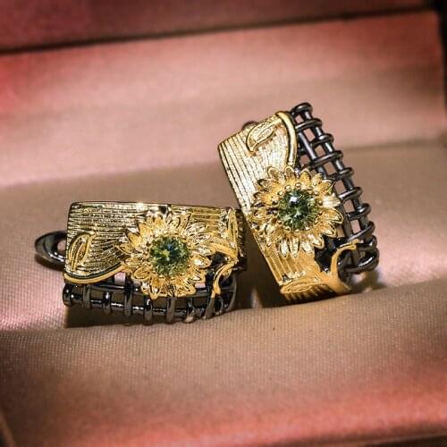 Fashion Design Black Gold Hollow Sunflower Leaf Earrings for Women Shinning Green Zircon Vintage Tungsten Earing Earrings