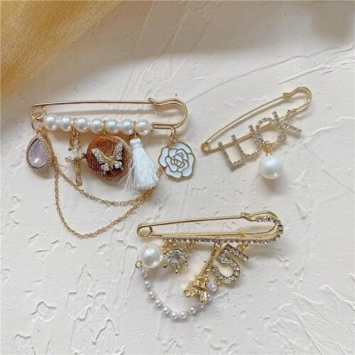 Luxury Fashion Number 5 CC Brooches for Womens clothing Flower Brooch Gift for Girl Friend Accessories For Jewelry