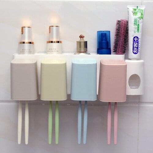 New Product Strong Seamless Wall Hanging Super Strong Accommodation Happy Family Couple Wash Set Toothbrush Holder Toothpaste