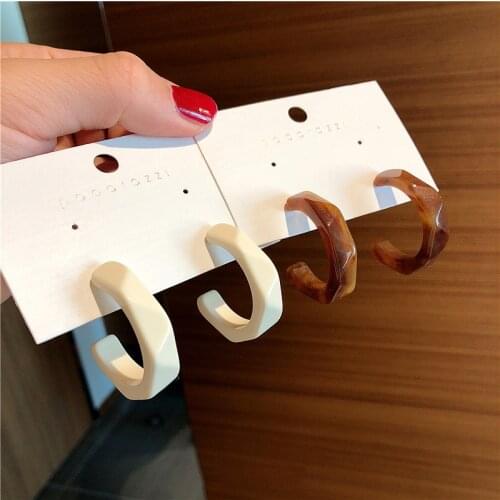 Acrylic Hoop Earrings Women 2021 New Fashion Stud Earrings Retro Trend Stud Earrings Women Trend Twist Elegant Ring Earrings