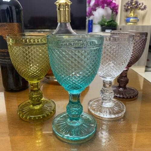 Mini Diamonds Relief Wine Glass Goblet Cup 2 pcs / lot Color Retro Juice Drinking Cup Spirits Wedding Party Wine Glasses 300ml