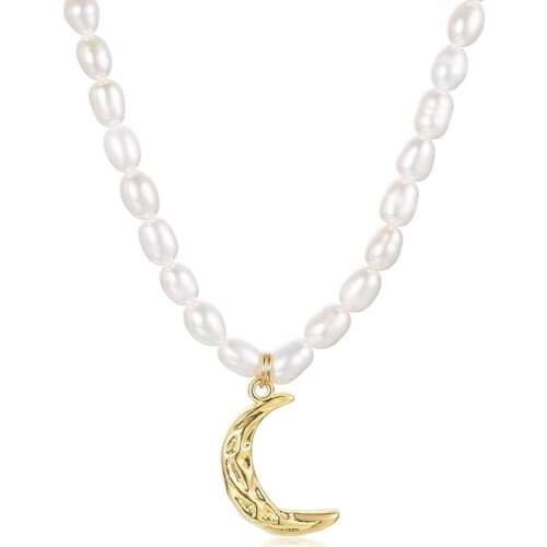 2021 Fashion Brass Material Moon Irregular Shell Pearl Exquisiteness And Temperament Necklace Suitable For Womens Wearing