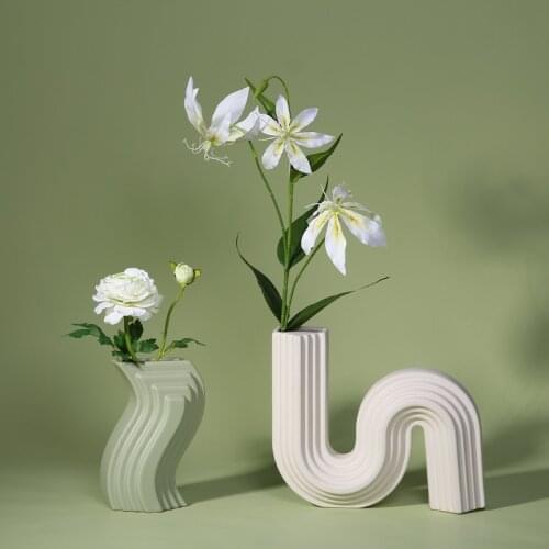 Nordic style ceramic vase decoration, modern geometric architectural modeling hotel model room creative soft decoration