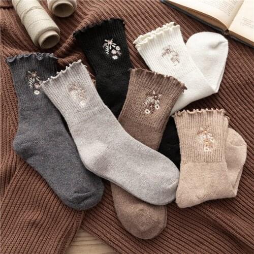 Fashion Korean Ruffle Women Socks Vintage Embroidery Flowers Harajuku Cute Knitted Socks TJ3010