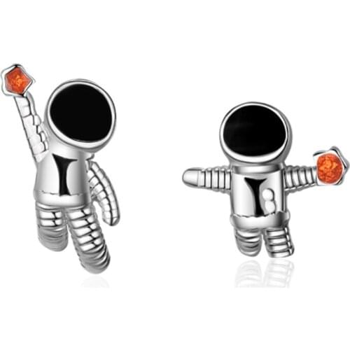 Net red creative personality temperament cute design sense astronaut female models silver plated stud earrings WE129