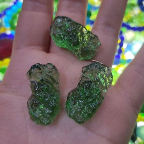 1pcs green Moldavite Czech Meteorite Impact Glass Rough Stone Crystal Energy Stone