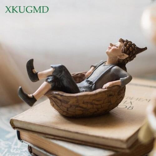 Creative European Resin Hand-painted Cartoon Cute Dream Girl Body Art Decoration Living Room Home Decorat Ornaments