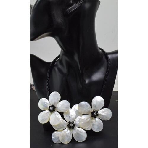 Freshwater pearl + white sea shell flower necklace 45cm necklace wedding