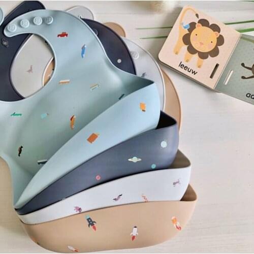 Cartoon Printing Baby Bibs Waterproof Soft Silicone Baby Feeding Catcher Adjustable Roll up Food Pocket for Infants