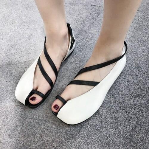 2020 early spring new cross belt buckle flat sandals women leather open toe ninja horseshoe flat heel womens shoes
