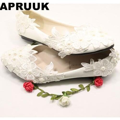 Classic style lace wedding flats shoes for woman low middle heel custom made womens spring summer autumn party wedding shoes