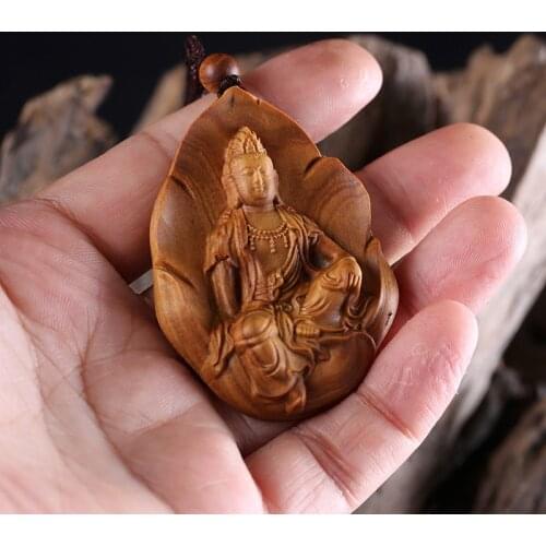 Unisex Wooden Guanyin Statue Pendant Wooden Buddha Pendant Bodhisattva Necklace Delicate Jewelry Gift Wooden Accessories