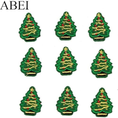 10pcs/lot Embroidered mini Christmas Xmas Tree Patches Iron On Appliqued Diy Clothing Stickers Handmade Patchwork for Hats Shoes