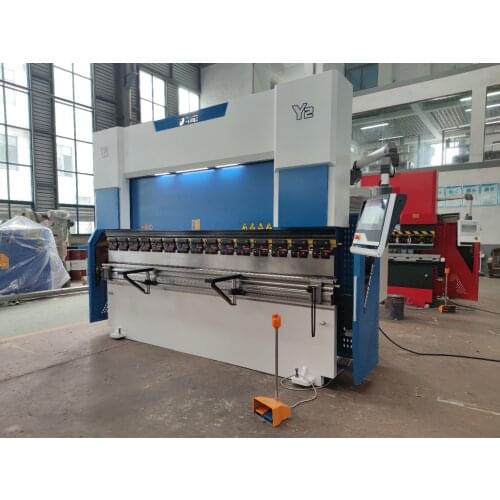Hot Sale 110ton 4+1 Axis CNC Hydraulic Press Brake Bending Machine With DA52s Control System