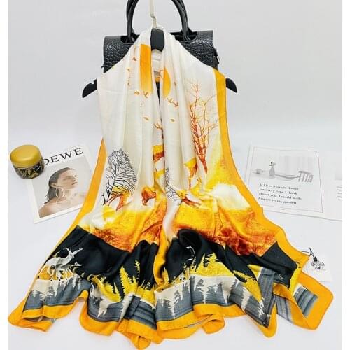 2021 Fashion brocade shawl Viscose Scarf Vintage Floral Pom Pom Beach Hijab Shawls and Wraps Female Foulards Echarpe MuslimHijab