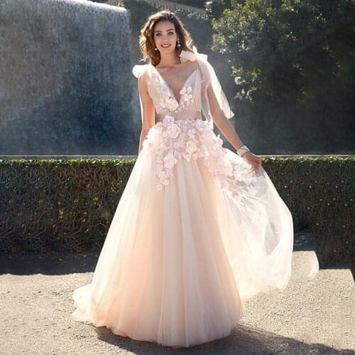 Elegant Wedding Dresses V-Neck Appliques Lace A-Line Tulle Wedding Gown Beach Vintage Floral Bridal Dress
