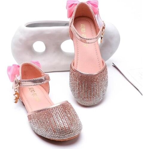 Girls soft bottom rhinestone sandals 2020 summer kids hollow shiny flat shoes little kids party performance sandals