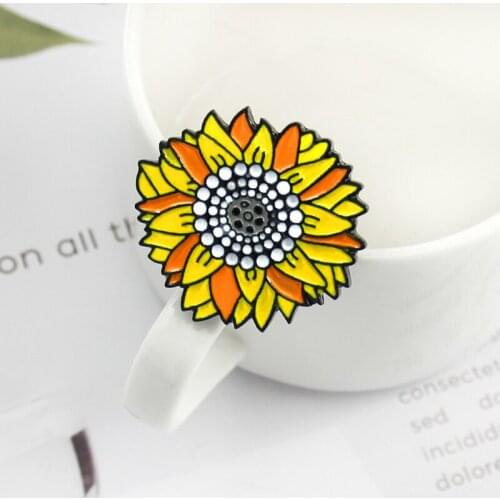 Cartoon plant Brooch Yellow Sun Flower Brooches Enamel Pin badge For Women Scarf Sweater Bag accessories women Jewelry kid Gift