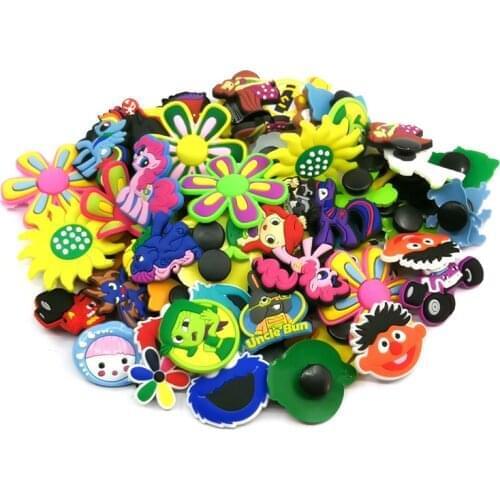 Mixed 1000pcs Cartoon Shoe Charms Shoe Buckles Fit Bracelets Croc Kids Gifts send at random