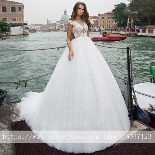 Wedding Dresses Lace Appliques Cap Sleeves Beading Sleeveless Scoop Vestido De Noiva Bridal Gown Robe De Mariée Button