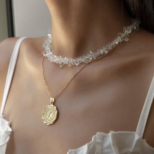 VSnow Gothic Clear Arcylic Stones Pendant Necklace for Women Gold Color Thin Chain Head Portrait Coin Choker Necklaces Jewelry