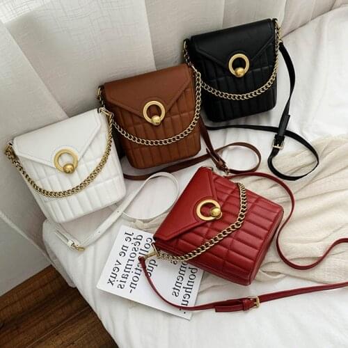 2020 new fashion high sense chain bag bucket small bag womens bag texture messenger bag foreign style autumn and winter shoulde