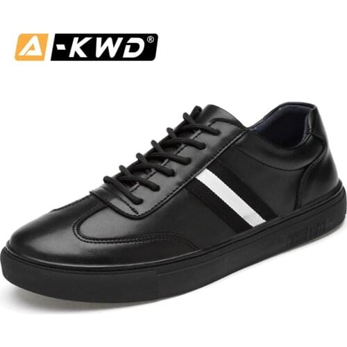 Fashion Split Leather Sheos Men Zapatillas De Cuero Hombre Luxury Brand Mens Shoes Low Top Leather Sneakers Men Casual Shoes 44