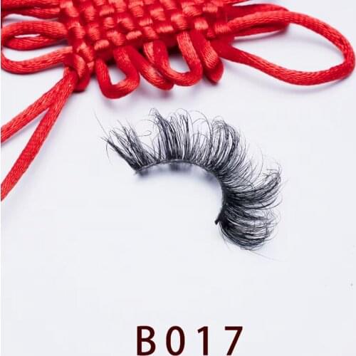 A pair of mink eyelashes set 3D false eyelashes handmade cruelty-free mink eyelashes beauty makeup set thick full eyelashes