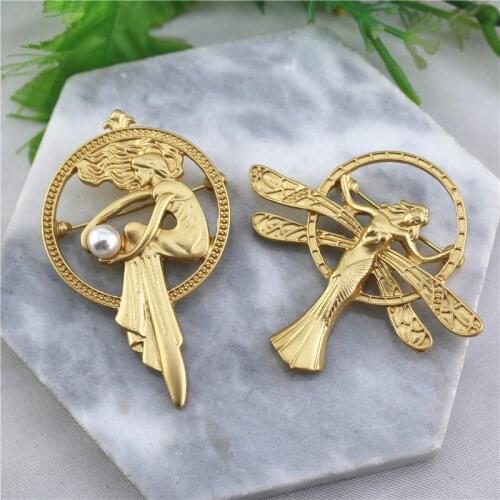 Vintage baroque style brooch ins trend personality creative angel wings matte gold brooch clothes pin