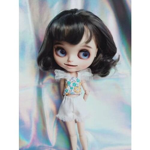 Blythes doll boeva is suitable for ob24 licca and can be worn in rainbow striped sundress with multi-colored doll accessories