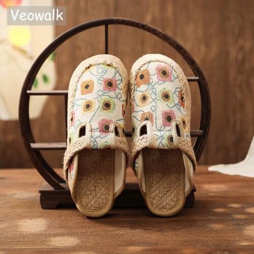 Veowalk Women Linen Cotton Embroidered Flat Espadrilles Mules Platform Shoes Ladies Comfortable Close Toe Slippers Black Beige