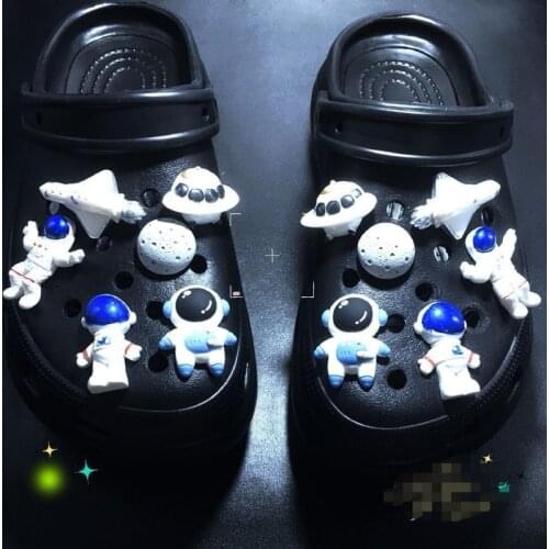 Hot Sale Croc Charms Astronaut Cartoon Croc Shoes Cute Hole Shoes Accessories Buckle Vintage Qulity Charms Designer for Kids