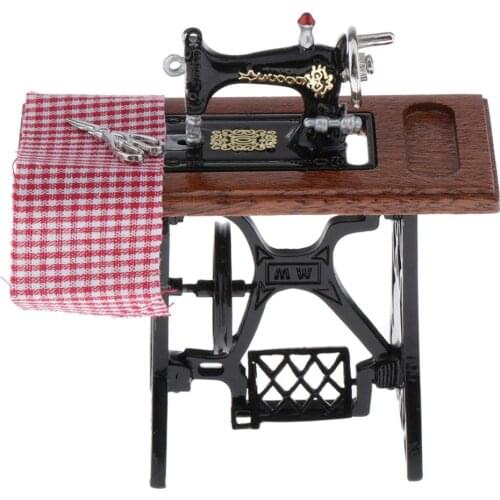 Miniature Vintage Metal Sewing Machine with Cloth Decoration Toys Accs